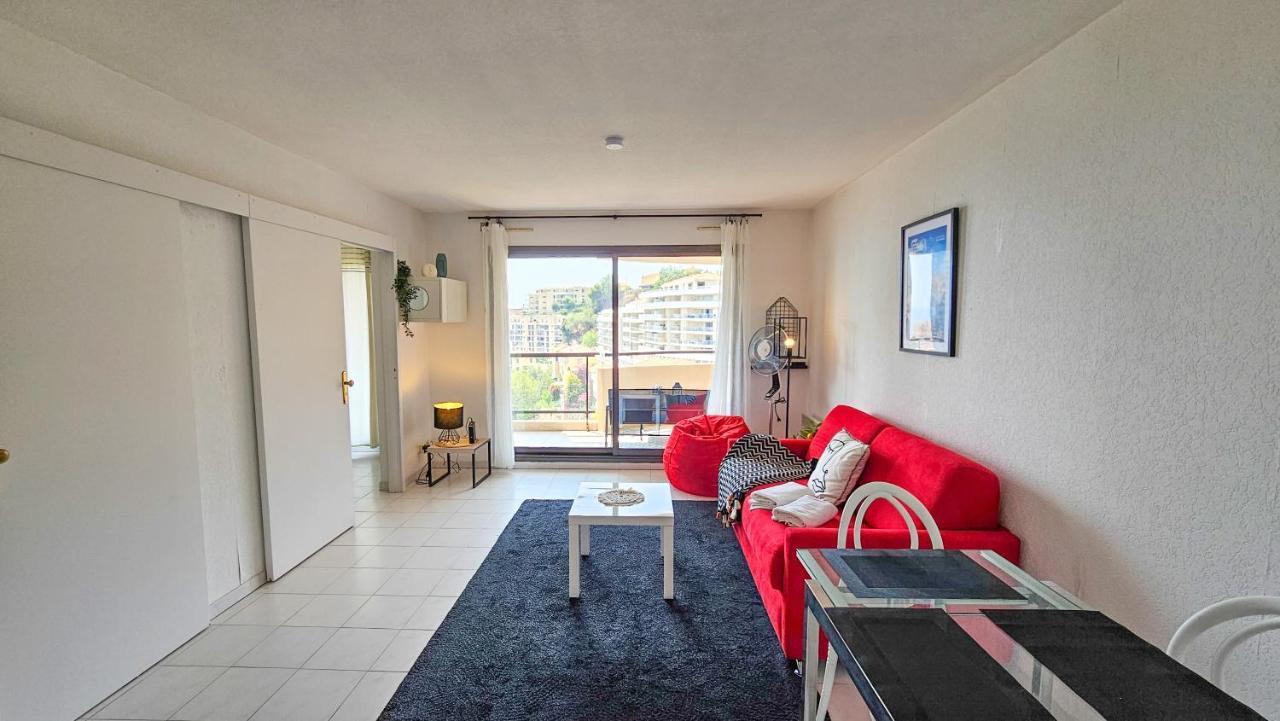 Vue & Tour Odeon - Piscine - Parking - Av Apartment *
